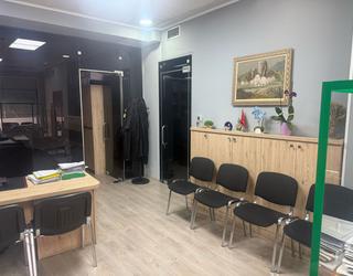 Salla e pritjes së Zyrës Noteriale Elida Magani në Tiranë.