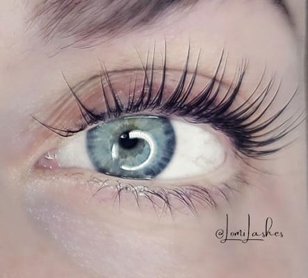 Image of Lomi Lashes