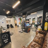Image of Tommy Two Blades Barbershop