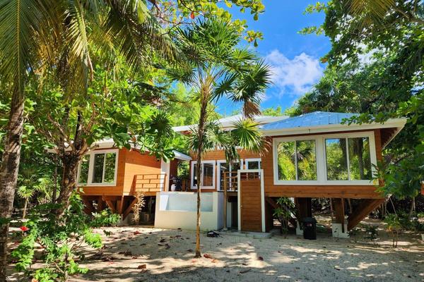 Imagen de Wendy Roatan Realty & Associates