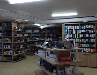 k2j-tech-shelf-display