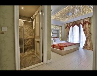 Hotel Queens Land Resmi