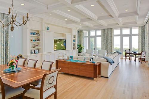 Image of Debra Juliano Interior Design
