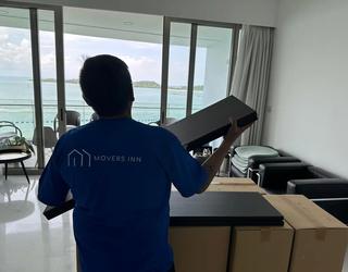 movers inn worker