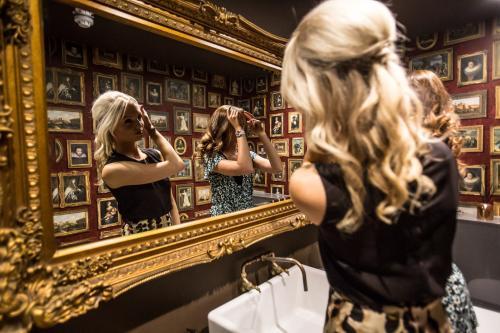 Image of Hair@261