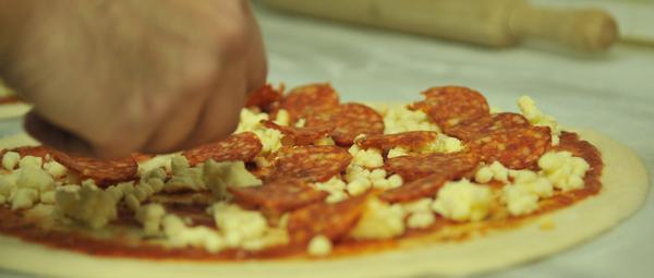 Imagine a Pizza Acrobatica