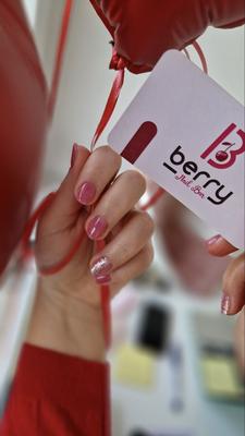 nail bar berry valentine