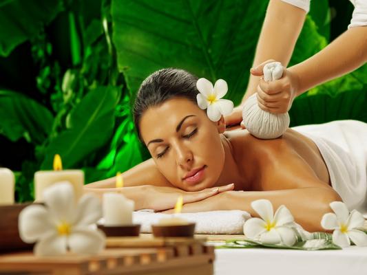 Thai Siam Spa Kräuterstempel Massage