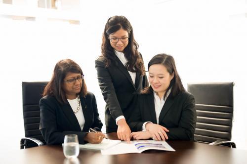 Gloria James-Civetta & Co的图像