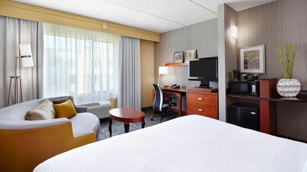 Image of Courtyard by Marriott Phoenix North/Happy Valley
