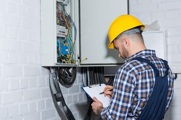 Image of Yellow Electrician