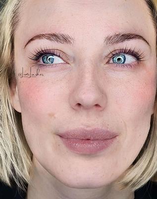 Image of Lomi Lashes