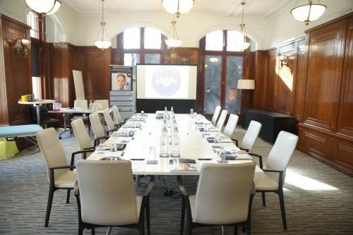 Image of Acquisition Aesthetics - Botox and Dermal Filler Courses Provide