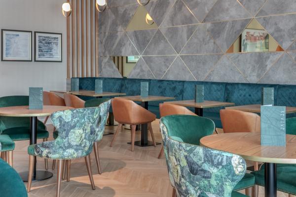 Halo Bar & Restaurant