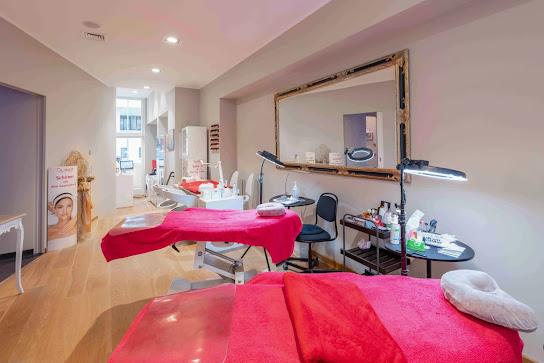 Bild von INFINI BEAUTÉ Sugaring Wimpernverlängerung Berlin