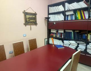 Salla e konferencave e Zyrës Noteriale Elida Magani në Tiranë.