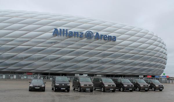 Flotte vor der Allianz Arena in München