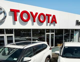 car dealers west auckland