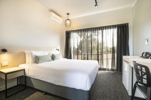 Image of Nightcap at Excelsior Hotel