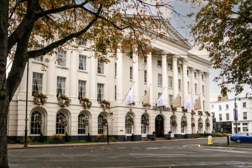 Image of Queens Hotel