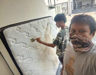 Cuci karpet, sofa dan spring bed