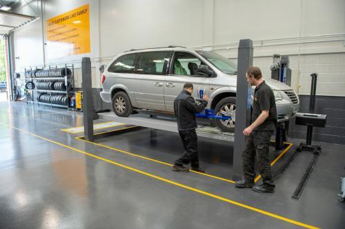 Image of Halfords Autocentre Weybridge