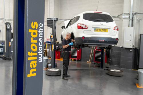 Image of Halfords Autocentre Weybridge