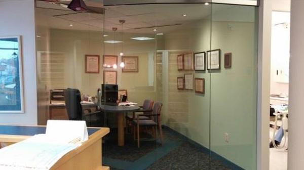 Dr. Murshed Rahman is affiliated to International Dental Implant
