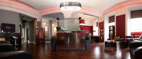 Image of Kalyani Dental Lounge and Gallery